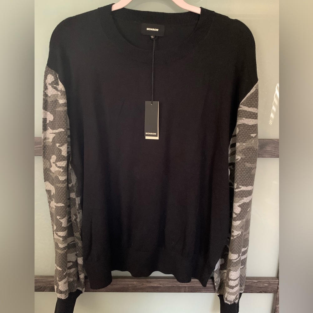 MONROW camouflage top, NWT 5% cashmere
